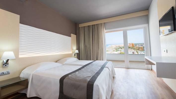 Suite with sea view Hotel HL Suitehotel Playa del Ingles**** Gran Canaria