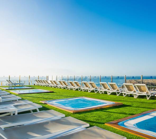 Rooftop terrace Hotel HL Suitehotel Playa del Ingles**** Gran Canaria