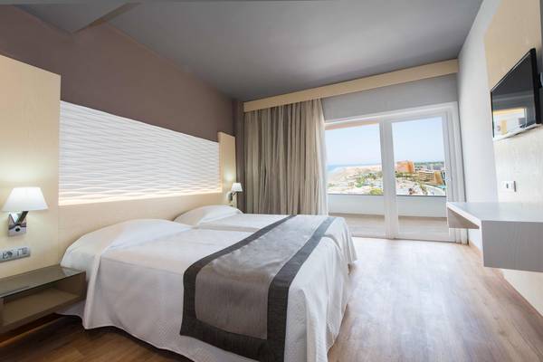 Suite with sea view HL Suitehotel Playa del Ingles**** Hotel in Gran Canaria