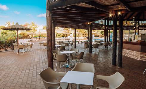 POOL BAR HL Club Playa Blanca**** Hotel in Lanzarote
