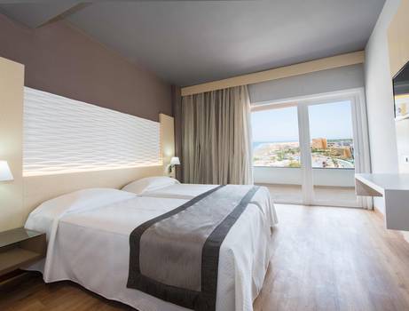 Suite with sea view HL Suitehotel Playa del Ingles**** Hotel in Gran Canaria