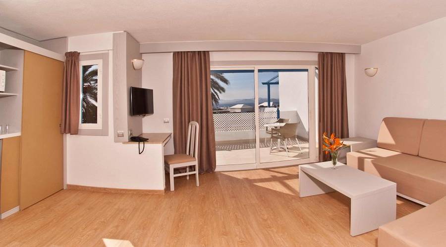 1 BEDROOM APARTMENT HL Paradise Island**** Hotel in Lanzarote