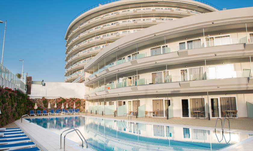 Semiolimpic swimming pool HL Suitehotel Playa del Ingles**** Hotel Gran Canaria