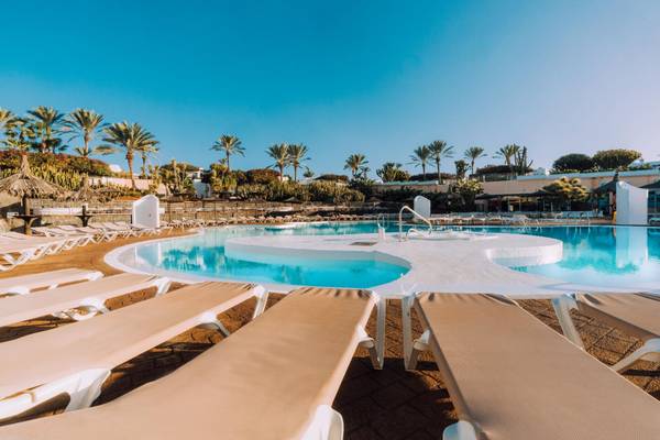 Outdoor swimming pool Hotel HL Club Playa Blanca**** en Lanzarote