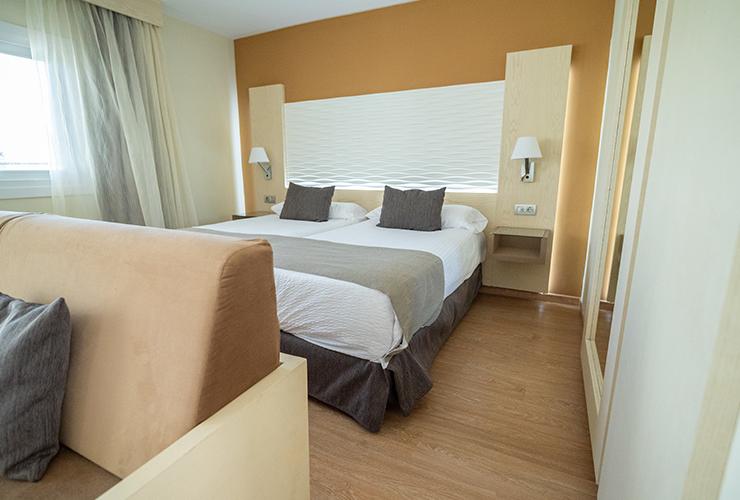 JUNIOR SUITE WITH JACUZZI Hotel HL Suite Nardos**** Gran Canaria JUNIOR SUITE WITH JACUZZI Hotel HL Suite Nardos**** Gran Canaria