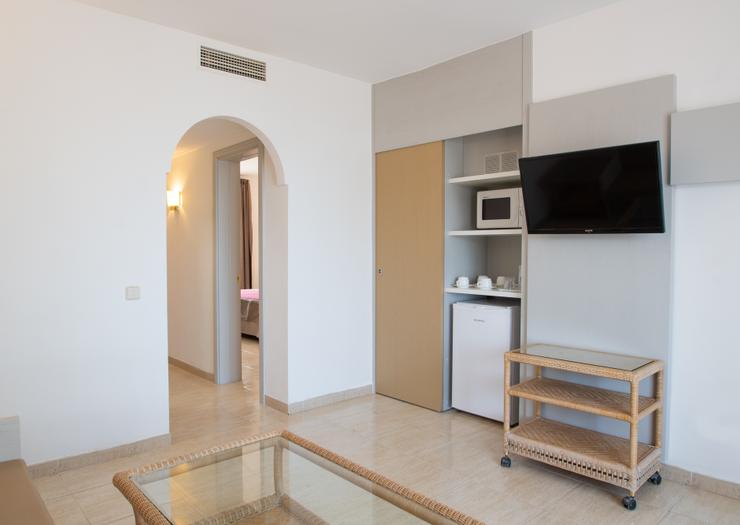 1 BEDROOM BUNGALOW Hotel HL Club Playa Blanca**** Lanzarote 1 BEDROOM BUNGALOW Hotel HL Club Playa Blanca**** Lanzarote